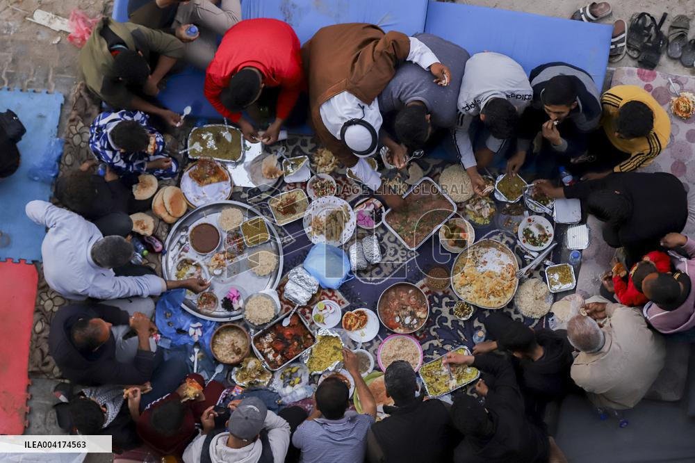 Iftar Amid Rubble In Gaza