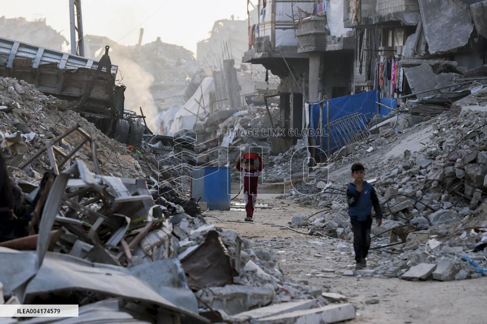 Daily Life In Beit Lahia After Closure Of Crossings For Over Two Weeks - Gaza