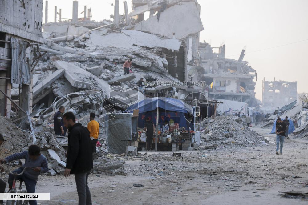 Daily Life In Beit Lahia After Closure Of Crossings For Over Two Weeks - Gaza