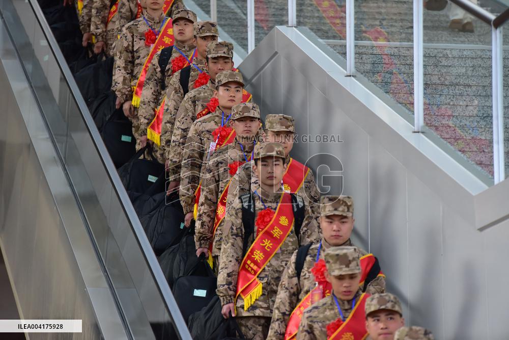 New Recruits Leave For Barracks in Fuyang