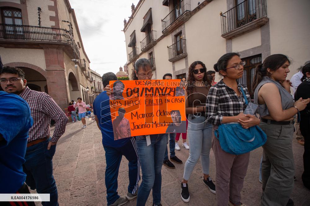 Vigil and National Mourning Against Mass Extermination – Mexico City
