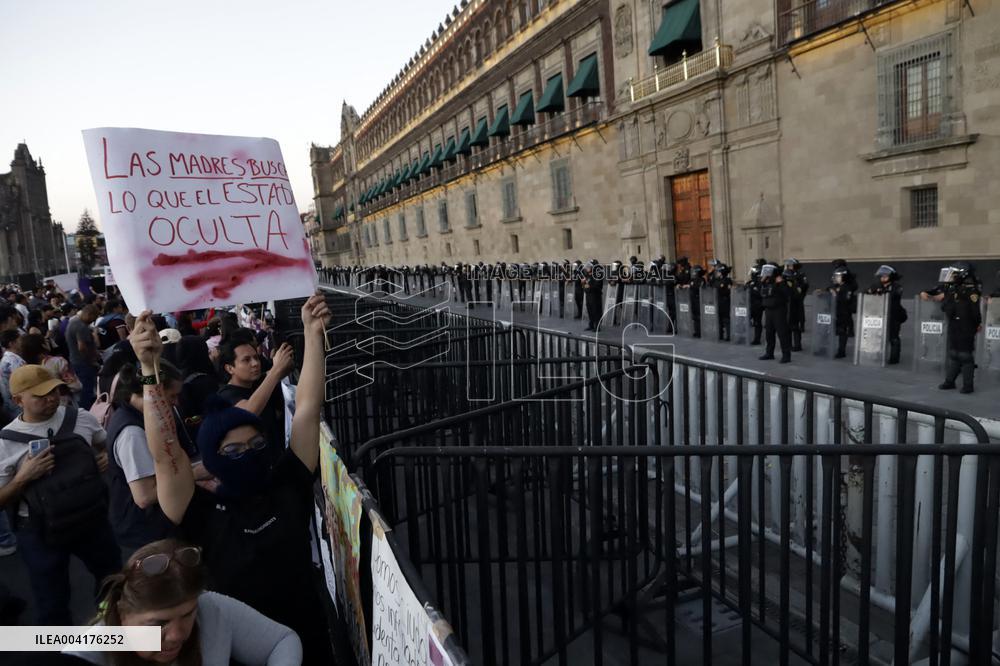 Vigil and National Mourning Against Mass Extermination – Mexico City