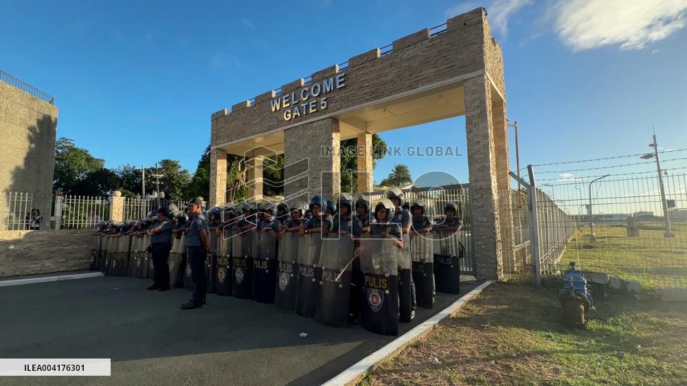 [Breaking News]Ex-Philippine leader Duterte held on ICC warrant over drug crackdown