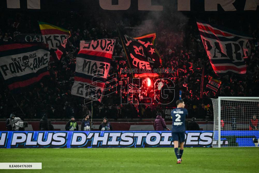 PSG Fans Unveil Offensive Banner Targeting Rabiot And His Mother - Paris