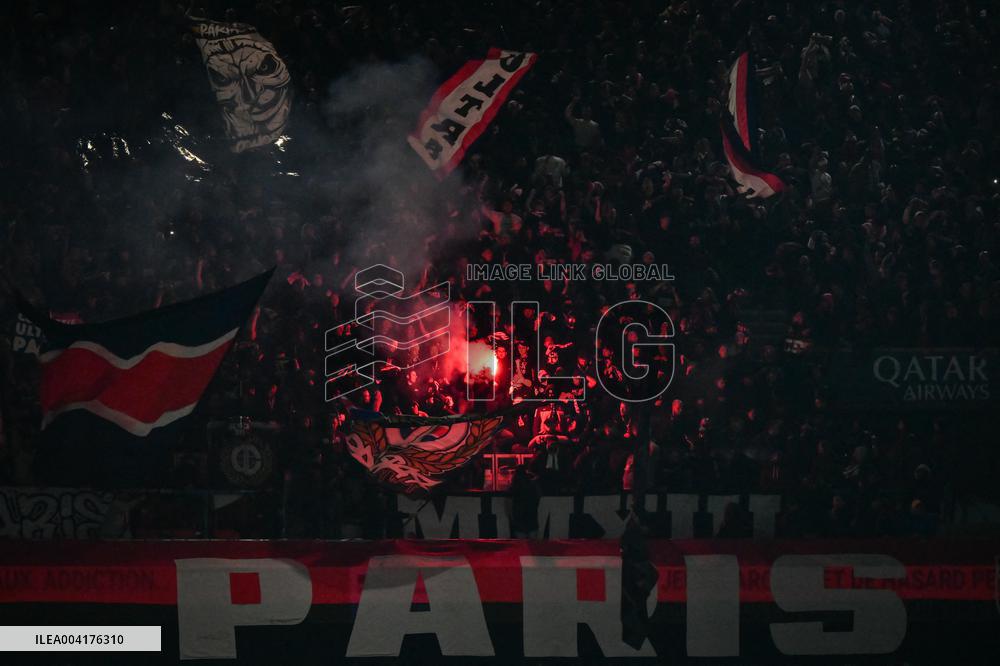 PSG Fans Unveil Offensive Banner Targeting Rabiot And His Mother - Paris