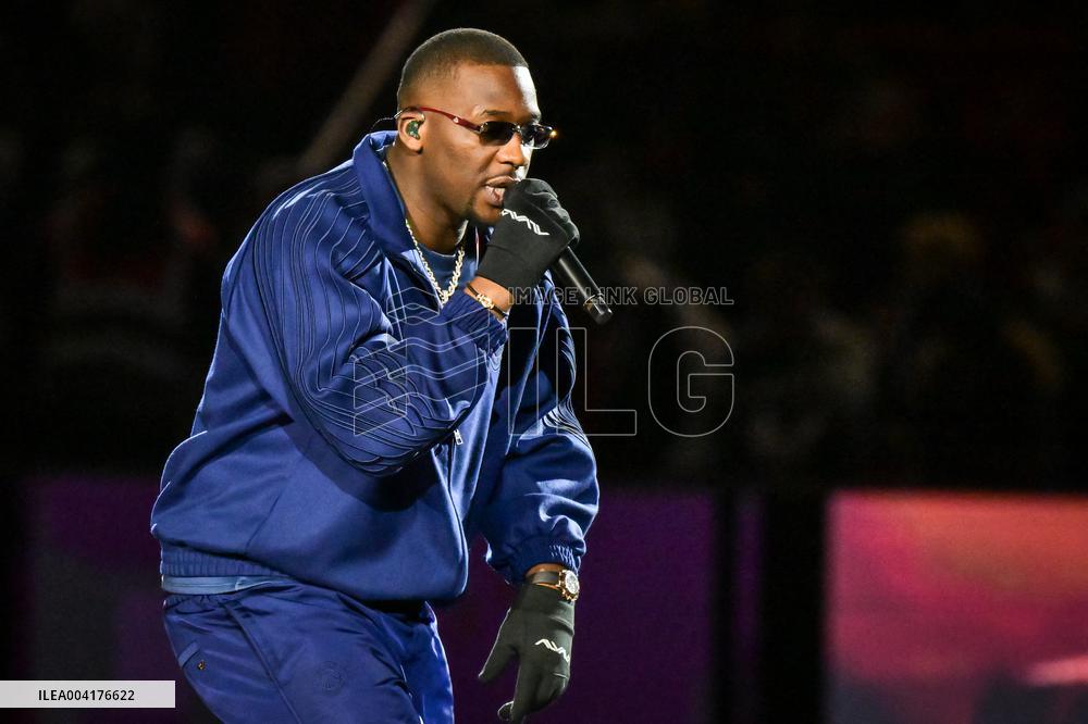 Ligue 1 PSG vs OM - Celebrities - FA