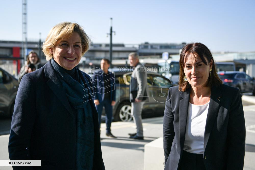 Nathalie Delattre visits Paris-Orly Environment and Territories Centre in Paris FA