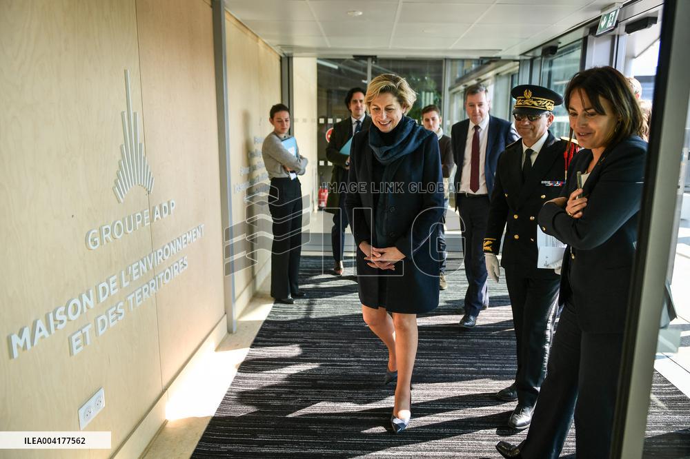 Nathalie Delattre visits Paris-Orly Environment and Territories Centre in Paris FA