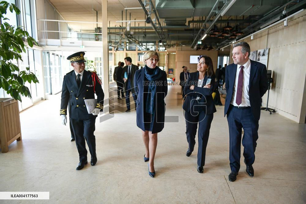 Nathalie Delattre visits Paris-Orly Environment and Territories Centre in Paris FA