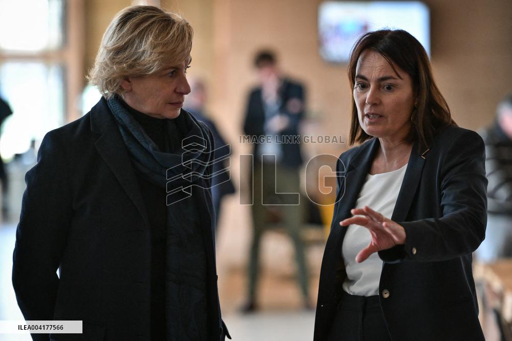 Nathalie Delattre visits Paris-Orly Environment and Territories Centre in Paris FA