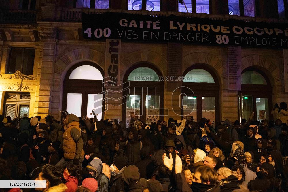 Gaite Lyrique Evacuated After Occupied by 450 Young Migrants - Paris