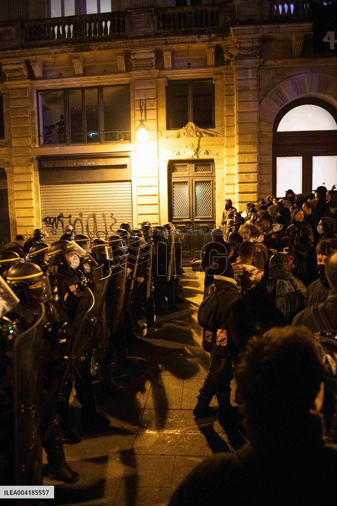 Gaite Lyrique Evacuated After Occupied by 450 Young Migrants - Paris