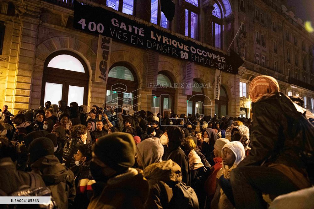 Gaite Lyrique Evacuated After Occupied by 450 Young Migrants - Paris