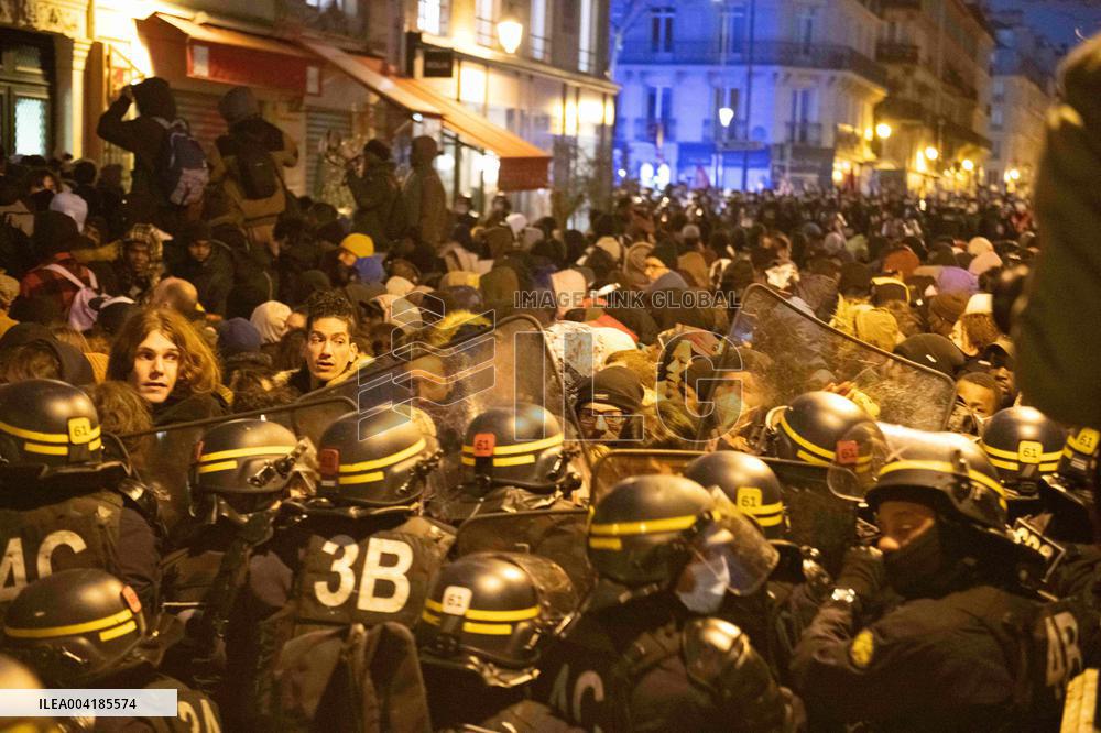 Gaite Lyrique Evacuated After Occupied by 450 Young Migrants - Paris