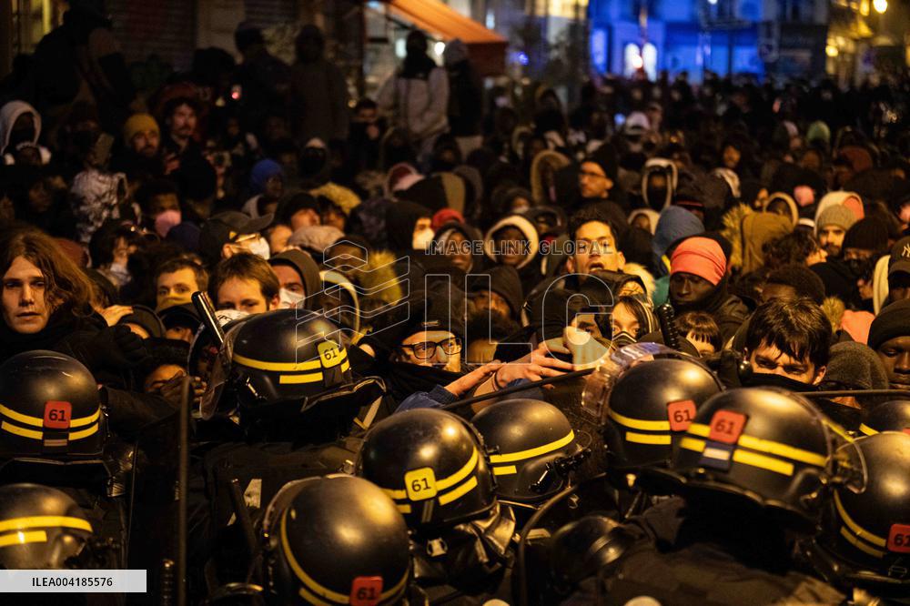 Gaite Lyrique Evacuated After Occupied by 450 Young Migrants - Paris