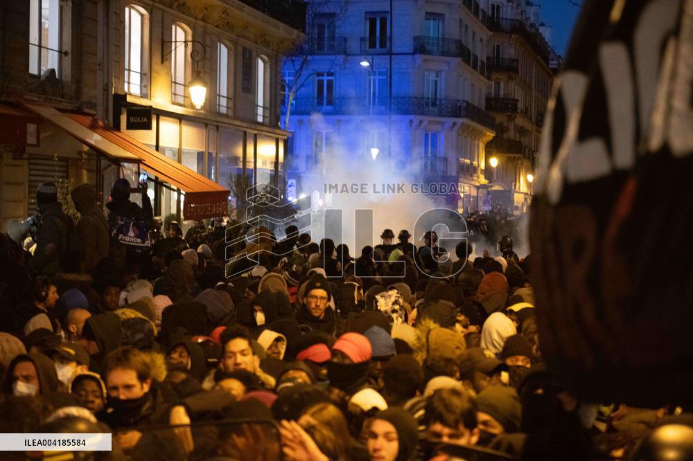 Gaite Lyrique Evacuated After Occupied by 450 Young Migrants - Paris