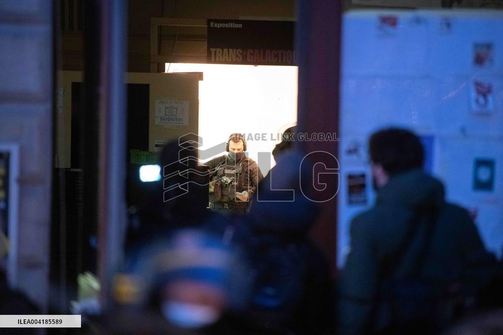 Gaite Lyrique Evacuated After Occupied by 450 Young Migrants - Paris