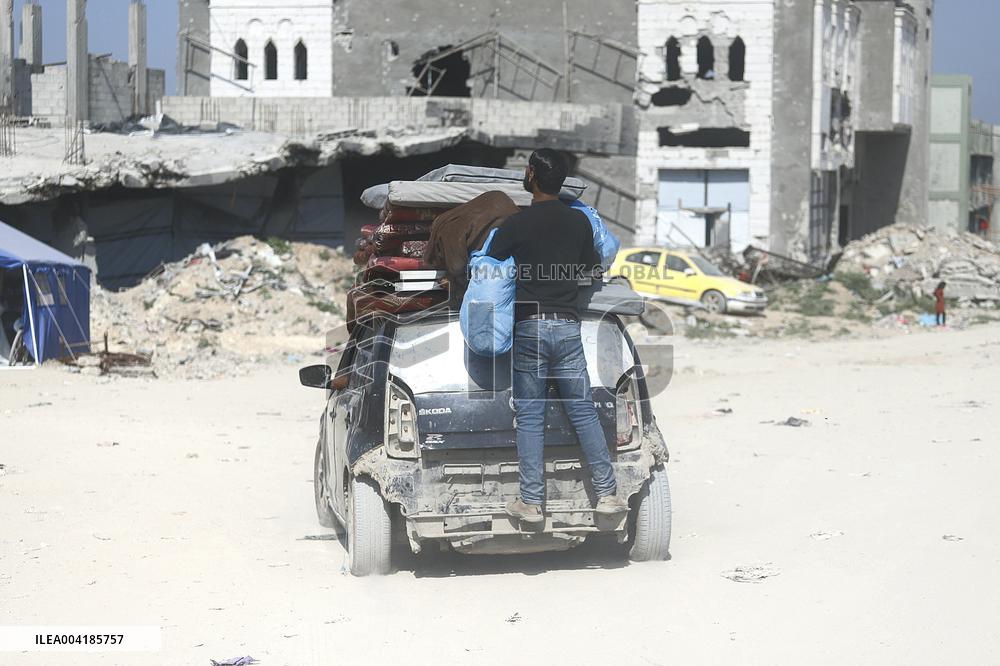 Palestinian Families Flee After Intense Israeli Airstrikes - Gaza