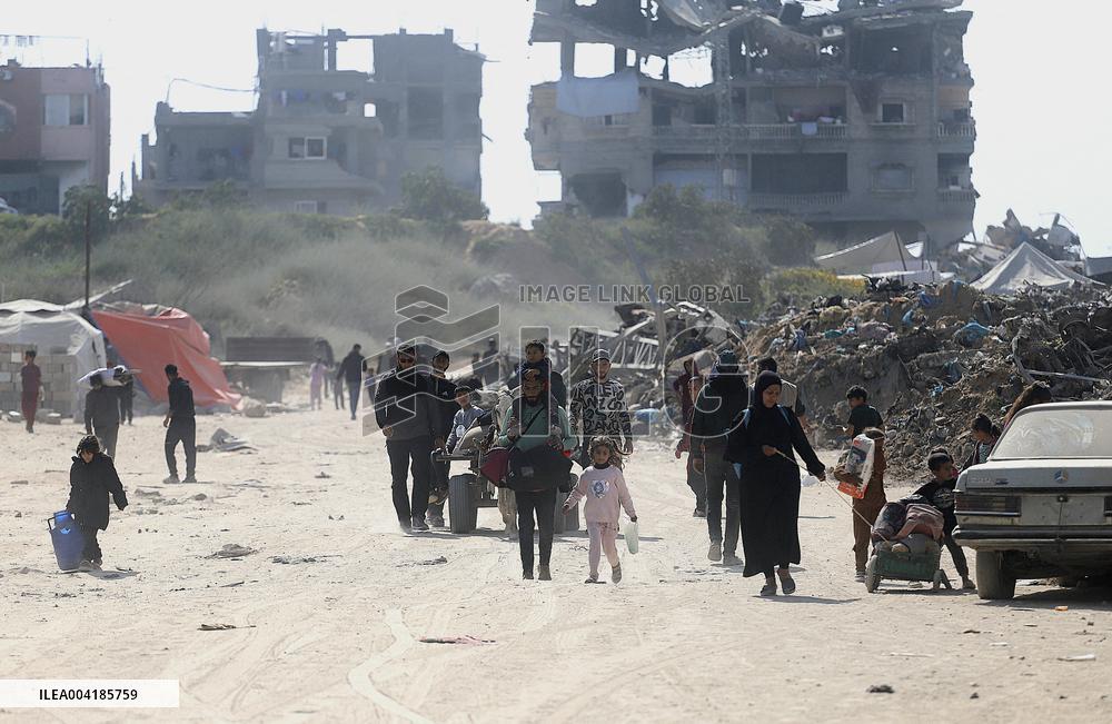 Palestinian Families Flee After Intense Israeli Airstrikes - Gaza