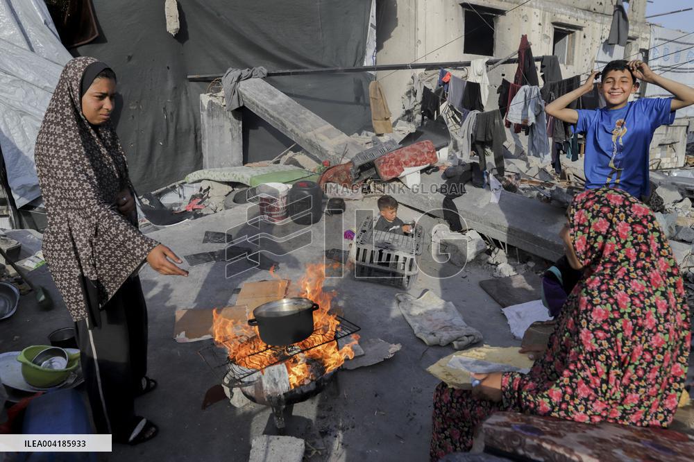 Border Closures, Israel Cuts Off Water And Electricity Supplies - Gaza Strip