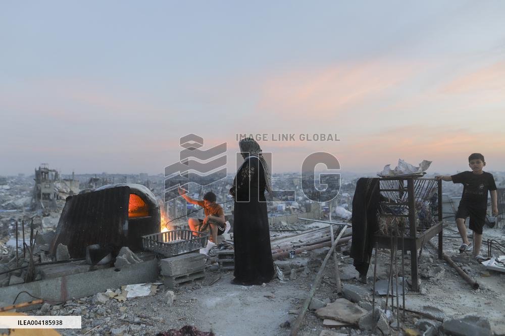 Border Closures, Israel Cuts Off Water And Electricity Supplies - Gaza Strip