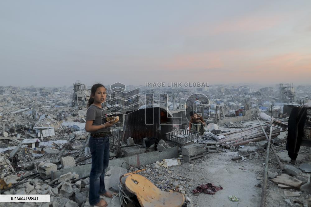 Border Closures, Israel Cuts Off Water And Electricity Supplies - Gaza Strip