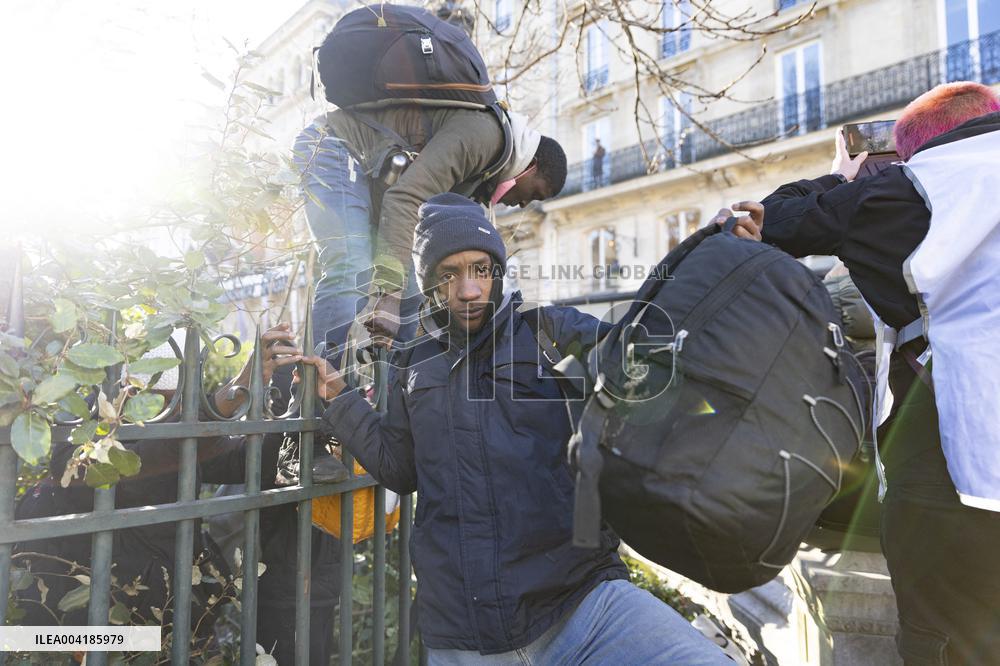 Gaite Lyrique Evacuated After Occupied by 450 Young Migrants - Paris