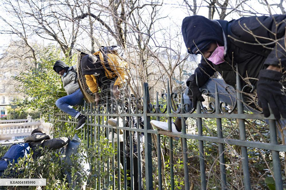 Gaite Lyrique Evacuated After Occupied by 450 Young Migrants - Paris