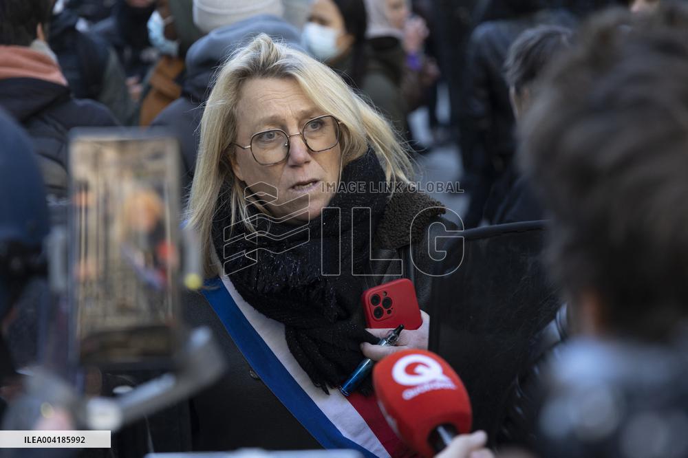 Gaite Lyrique Evacuated After Occupied by 450 Young Migrants - Paris