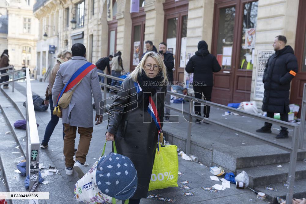 Gaite Lyrique Evacuated After Occupied by 450 Young Migrants - Paris