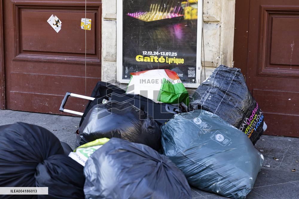Gaite Lyrique Evacuated After Occupied by 450 Young Migrants - Paris