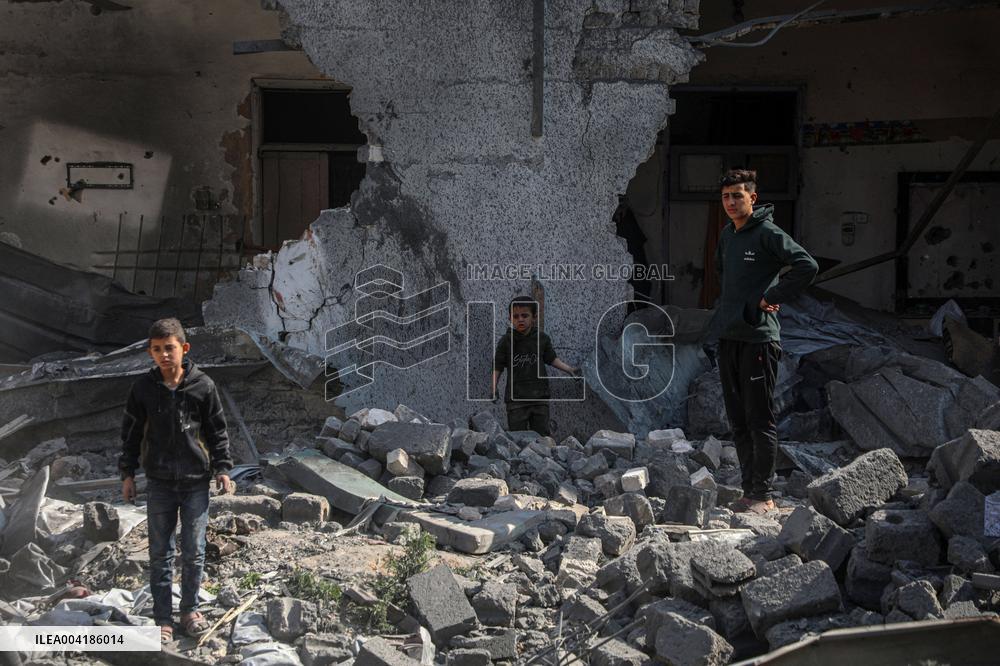 At Least 330 Dead After Renewed Israeli Bombardment - Gaza