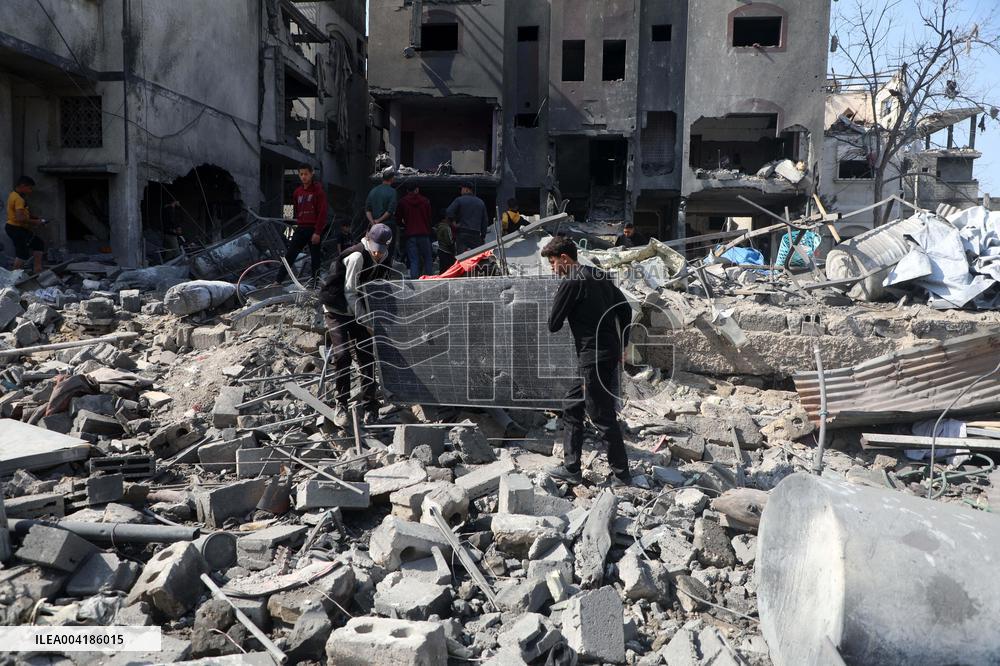 At Least 330 Dead After Renewed Israeli Bombardment - Gaza