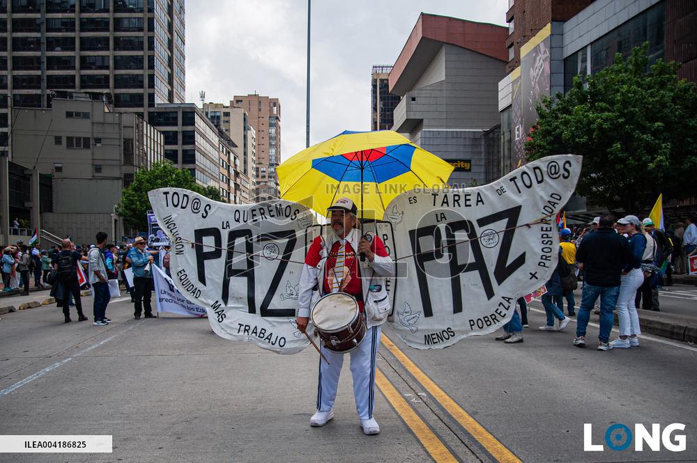 Demonstrations in Support of Colombian President Reforms