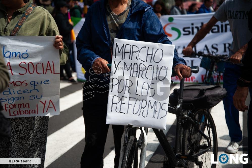 Demonstrations in Support of Colombian President Reforms