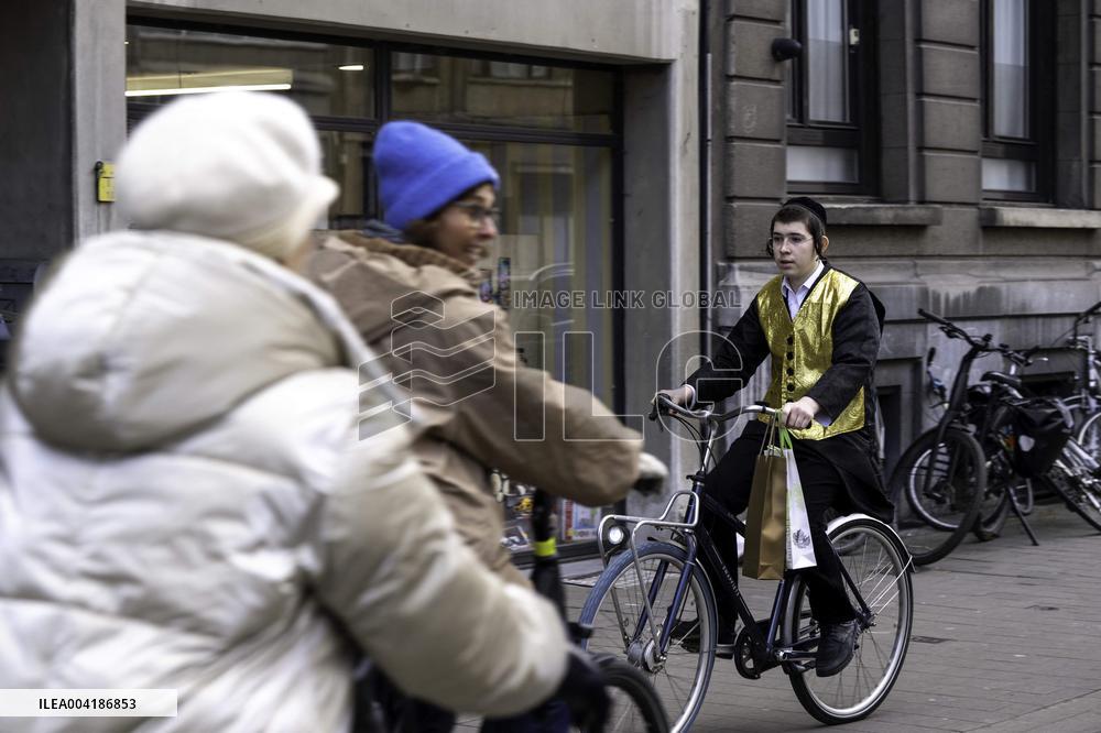 Jewish Community Celebrates Purim In Antwerp
