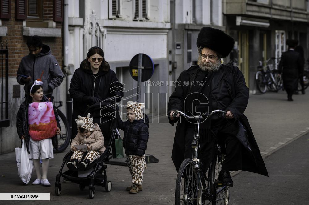 Jewish Community Celebrates Purim In Antwerp
