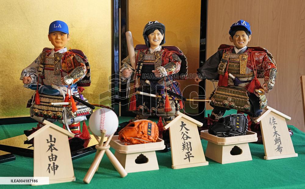Baseball: Dodgers' Japanese players dolls