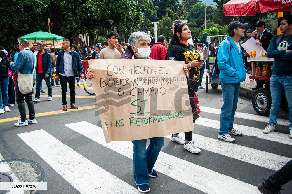 Demonstrations in Support of Colombian President Reforms