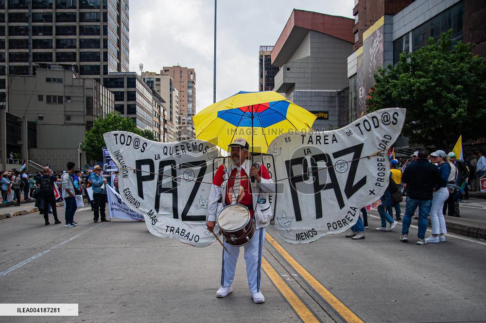 Demonstrations in Support of Colombian President Reforms