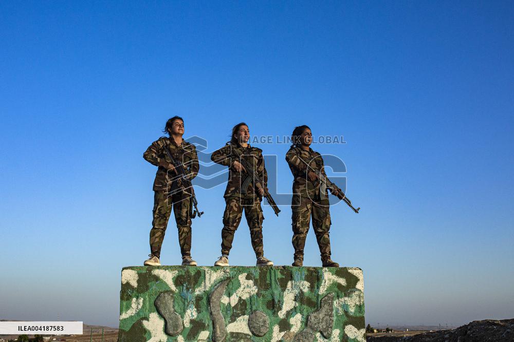Peshmerga Recruits Of The Democratic Party of Iranian Kurdistan - Erbil