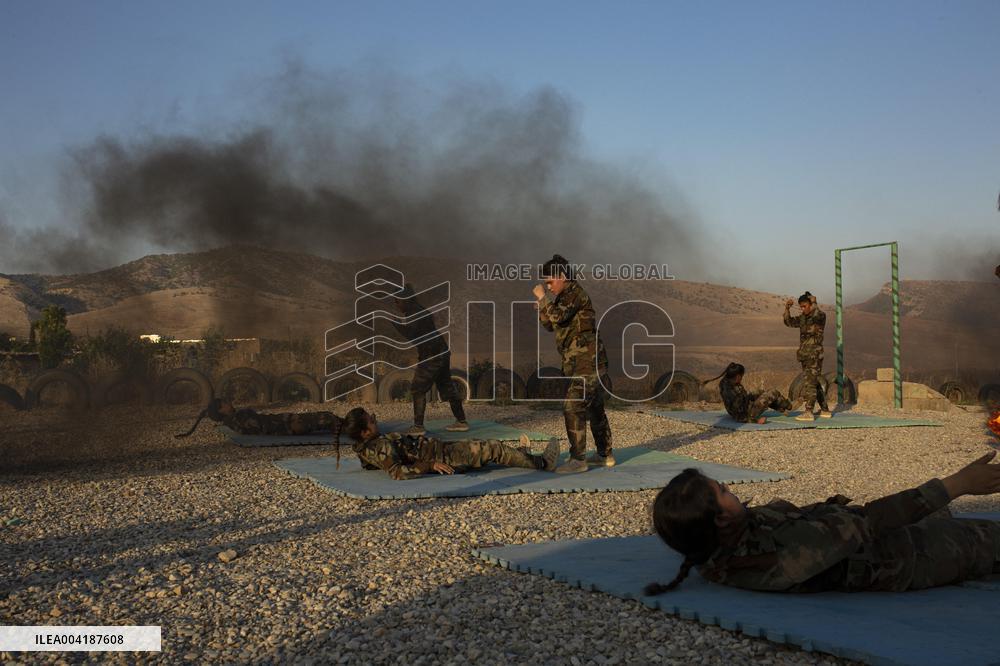 Peshmerga Recruits Of The Democratic Party of Iranian Kurdistan - Erbil