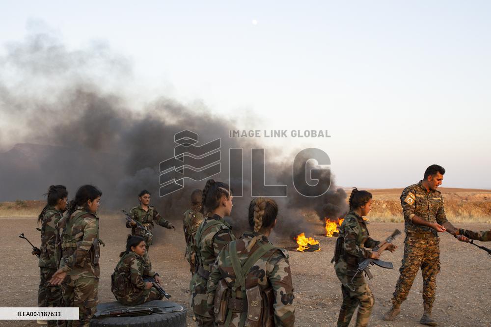 Peshmerga Recruits Of The Democratic Party of Iranian Kurdistan - Erbil