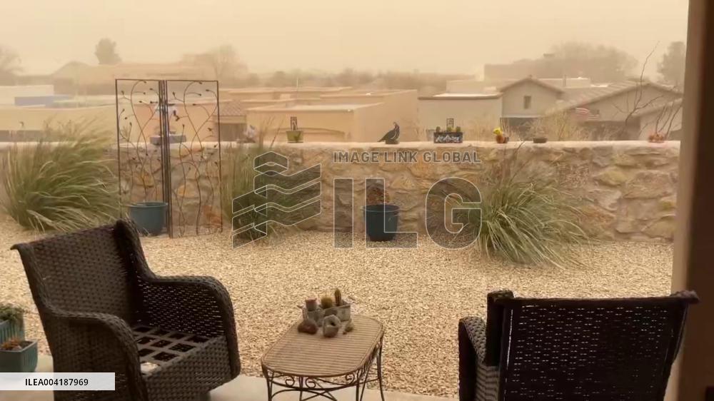 US: New Mexico Dust Storms Force Highway Closures, Low Visibility 3