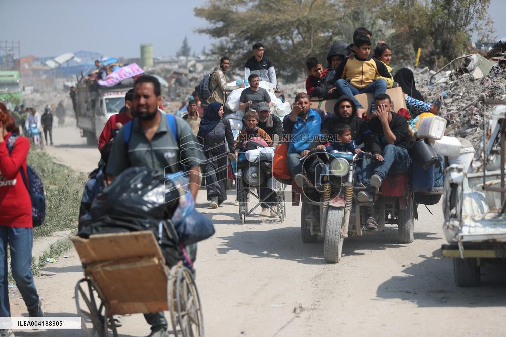 Deadly Bombardments And Mass Exodus - Gaza