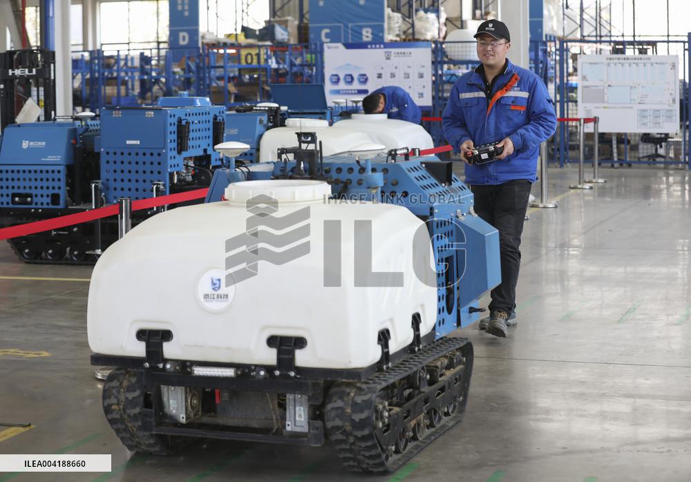 Orchard Multifunctional Robot Export