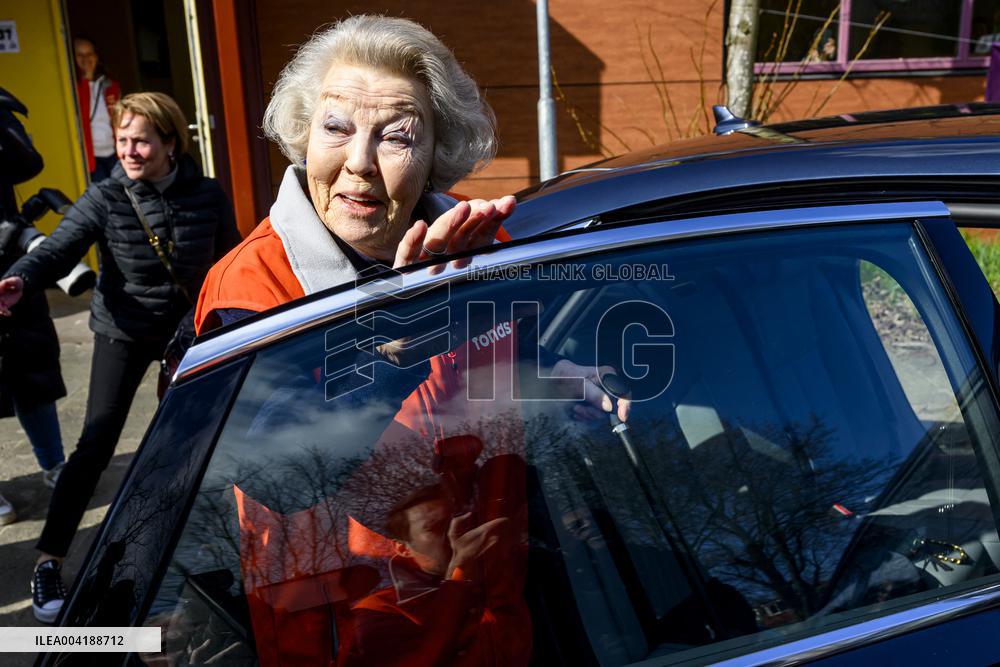Princess Beatrix Participates NLdoet - Utrecht