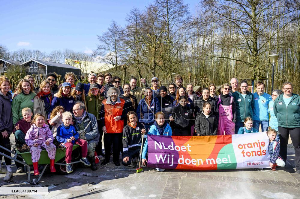 Princess Beatrix Participates NLdoet - Utrecht