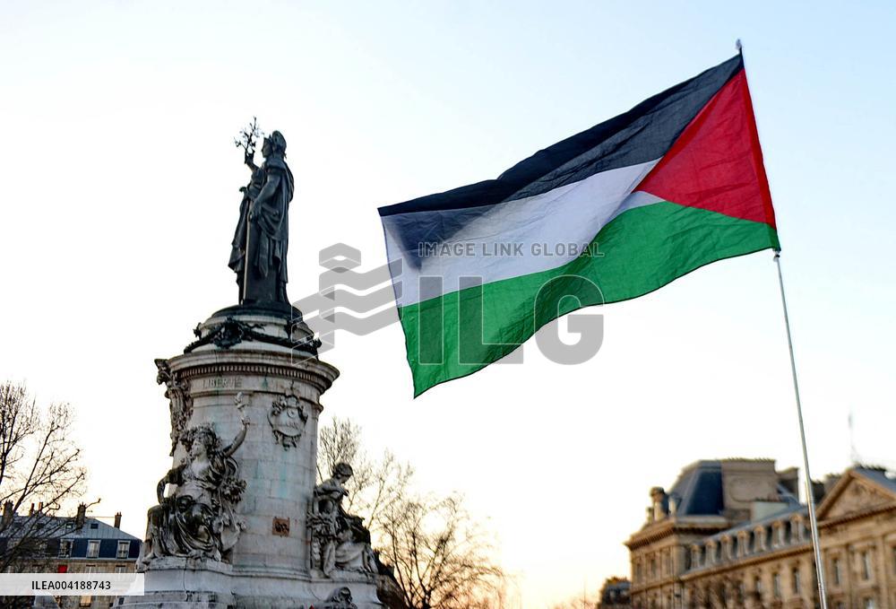 Rally in Support of The People of Gaza - Paris