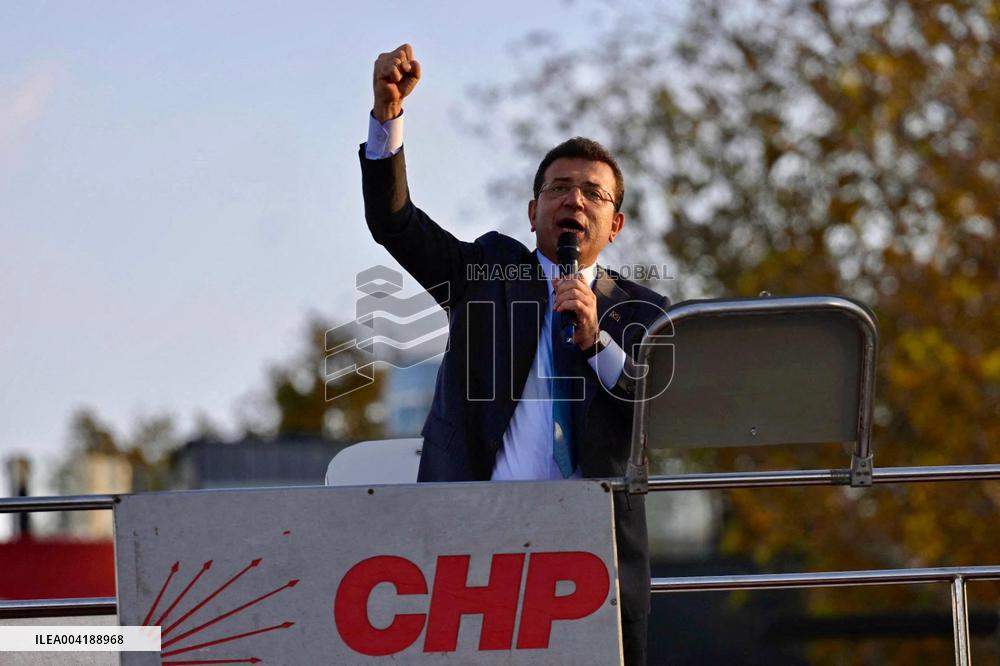 Istanbul Mayor arrested, Erdogan's main rival, days before presidential nomination